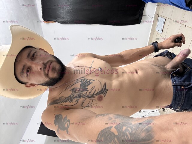 FOTOS DE VATO DE SOMBRERO.. VERGA DURA CON 19 CM DE PLACER