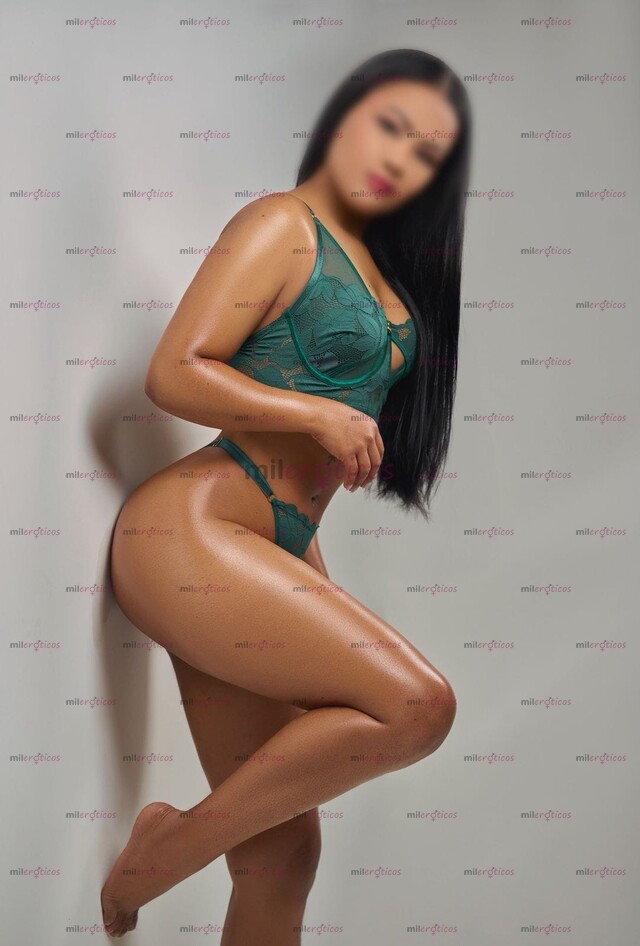 FOTOS DE SILUETA PROVOCATIVA Y SENOS EXCITANTES RECIÉN LLEGADA