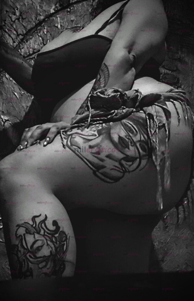 FOTOS DE APASIONADA MUJER TATUADA!! CURVY , TETONA , SUPER HOT SOLO PARA TI