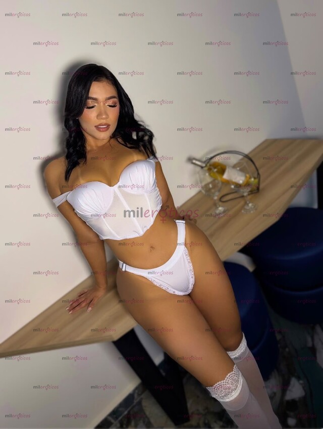 FOTOS DE LAURA HERMOSA PELINEGRA ESPAMPANTE BELLA DE PIEZ A CABEZA SOY NUEVA