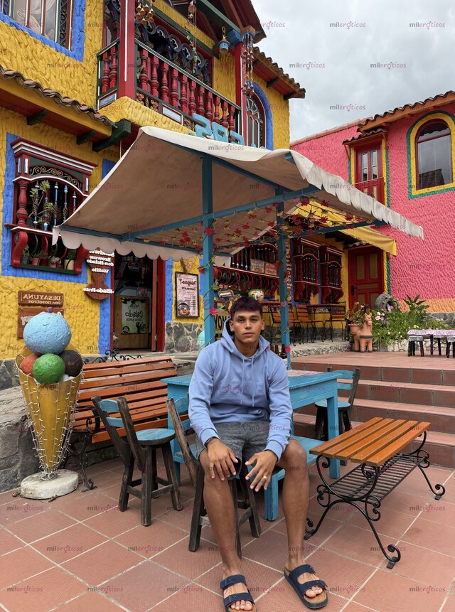 FOTOS DE ANDRES FELIPE COLOMBIANO 20CM DE VERGA DOMINANTE 23 AÑOS DISPONIBLE 24 7