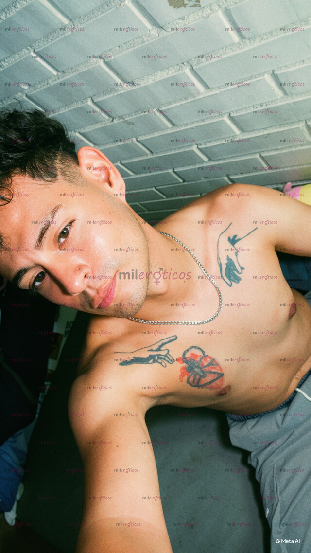 FOTOS DE ANGEL TWINK DE 21 AÑOS VERGON LECHERO LISTO PARA TUS FANTASÍAS INTER