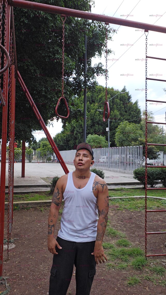 FOTOS DE TE MASTURBAS PENSANDO EN AGARRARTE UN CHACAL DE LAS BARRAS? ESCRIBE ACA