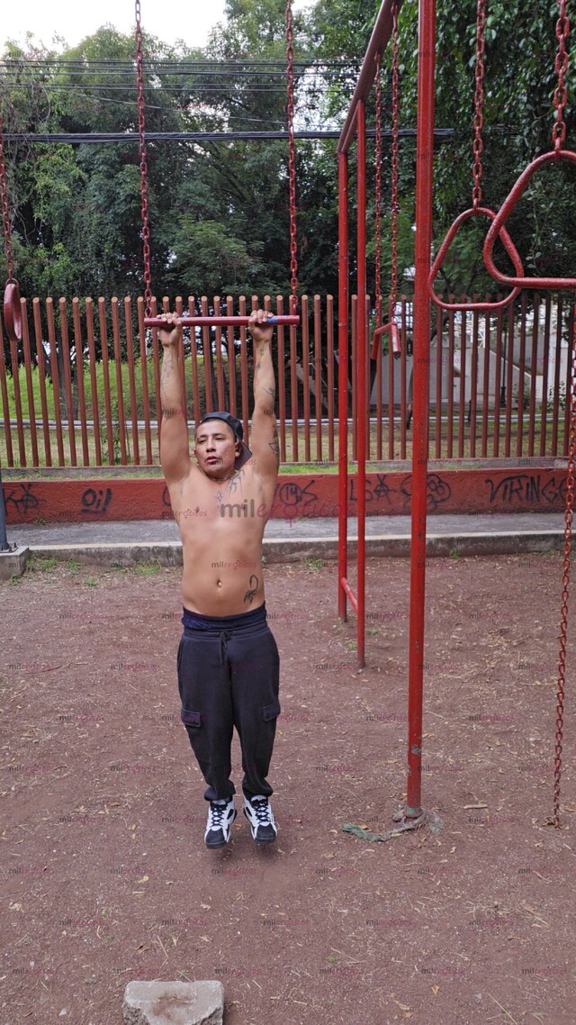FOTOS DE TE MASTURBAS PENSANDO EN AGARRARTE UN CHACAL DE LAS BARRAS? ESCRIBE ACA