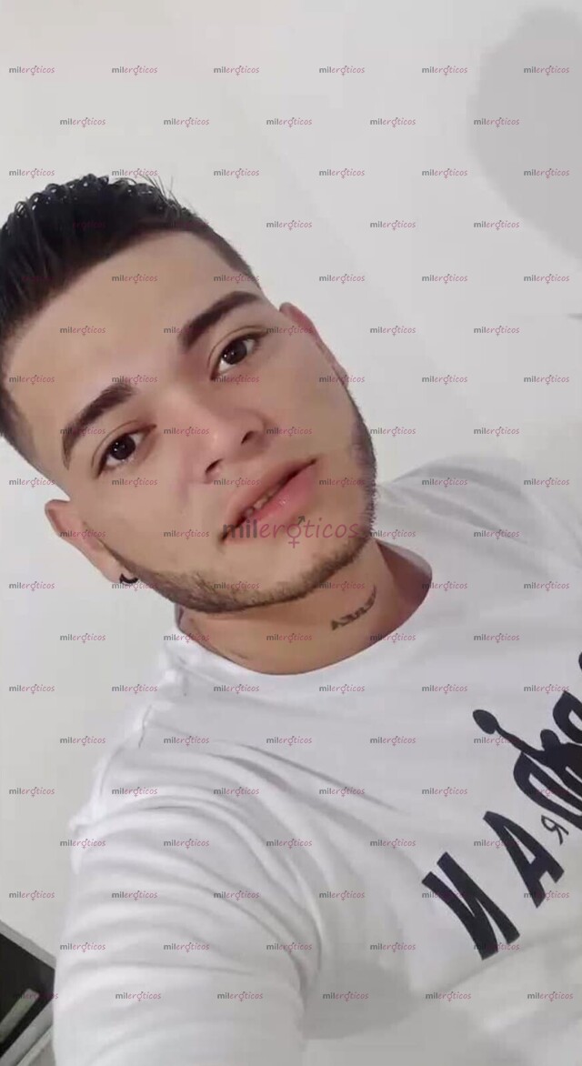 FOTOS DE HOLA MUCHO GUSTO DANIEL SOY UN MUCHACHO JOVEN DOTADO BIEN ARRECHO