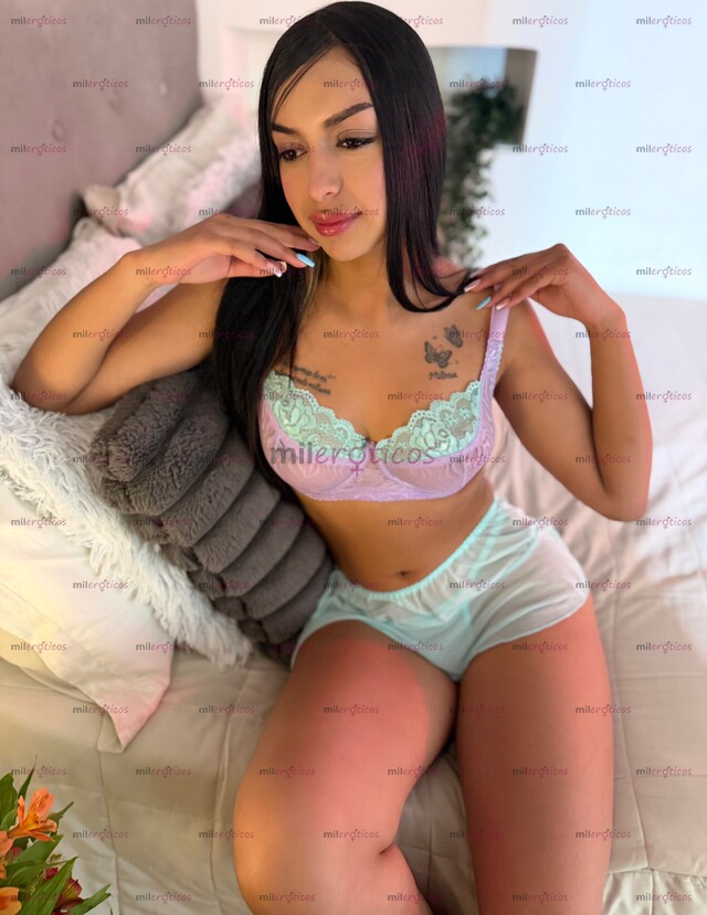 FOTOS DE MI VAGINA ESTA APRETADA Y QUIERE TODA TU VERGA, ESTRECHITA POLLITA DE 18 AÑITOS.
