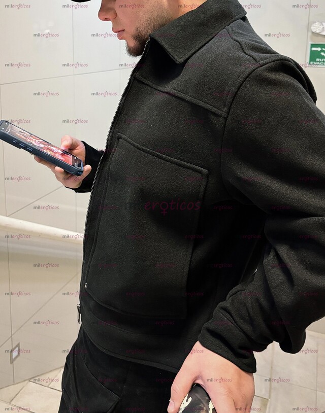 FOTOS DE ALEJANDRO ,ESTUDIANTE NUEVO EN ESTO 24 7 COMPLACIENTE