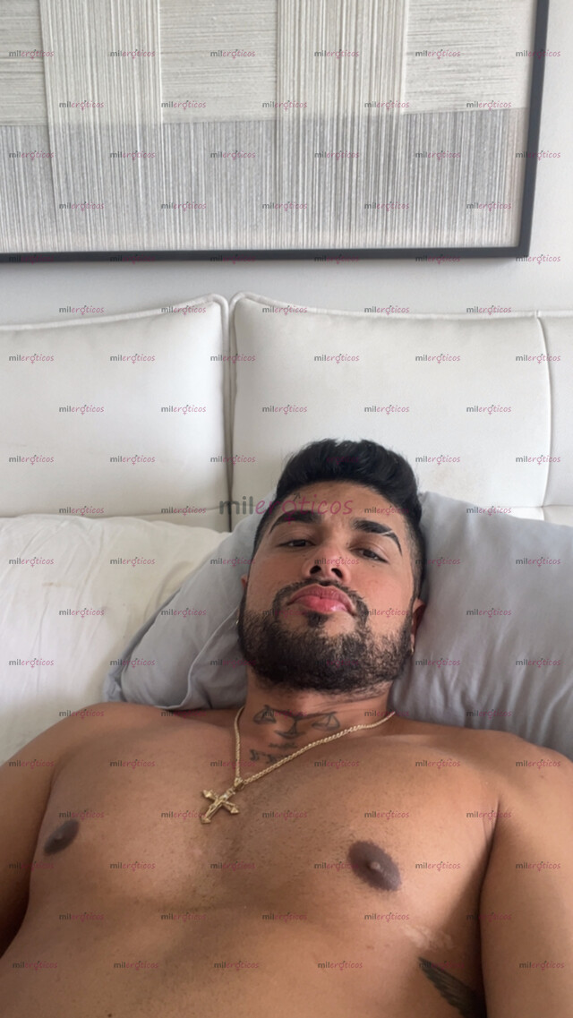 FOTOS DE J O VE N C O L O M B I À N O D I S C R E T O À P À C I O N À D O