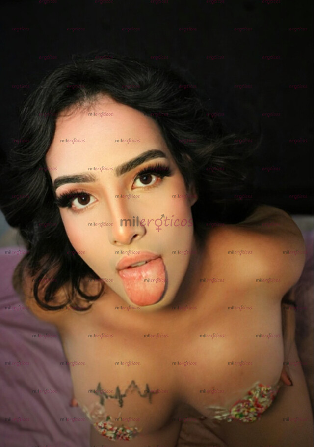 FOTOS DE TETAS GRANDES CON GANAS DE SATISFACER TUS MÁS GRANDES FANTASÍAS DIAPONIBLE