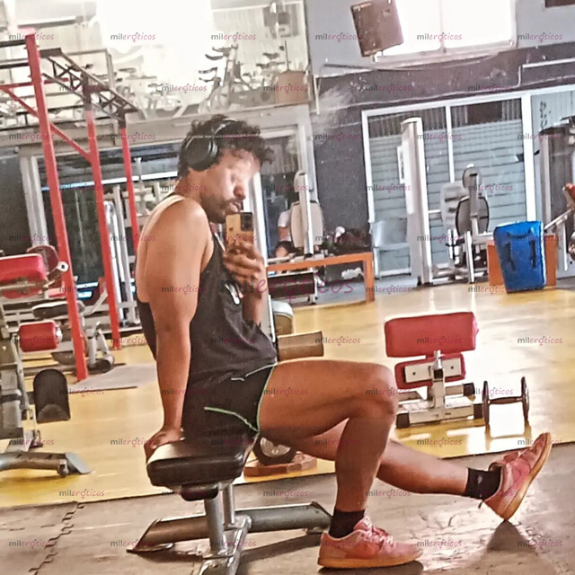 FOTOS DE HOMBRE JOVEN 30 AÑOS, CABALLEROSO, AMABLE, SERVICIAL Y DISCRETO.