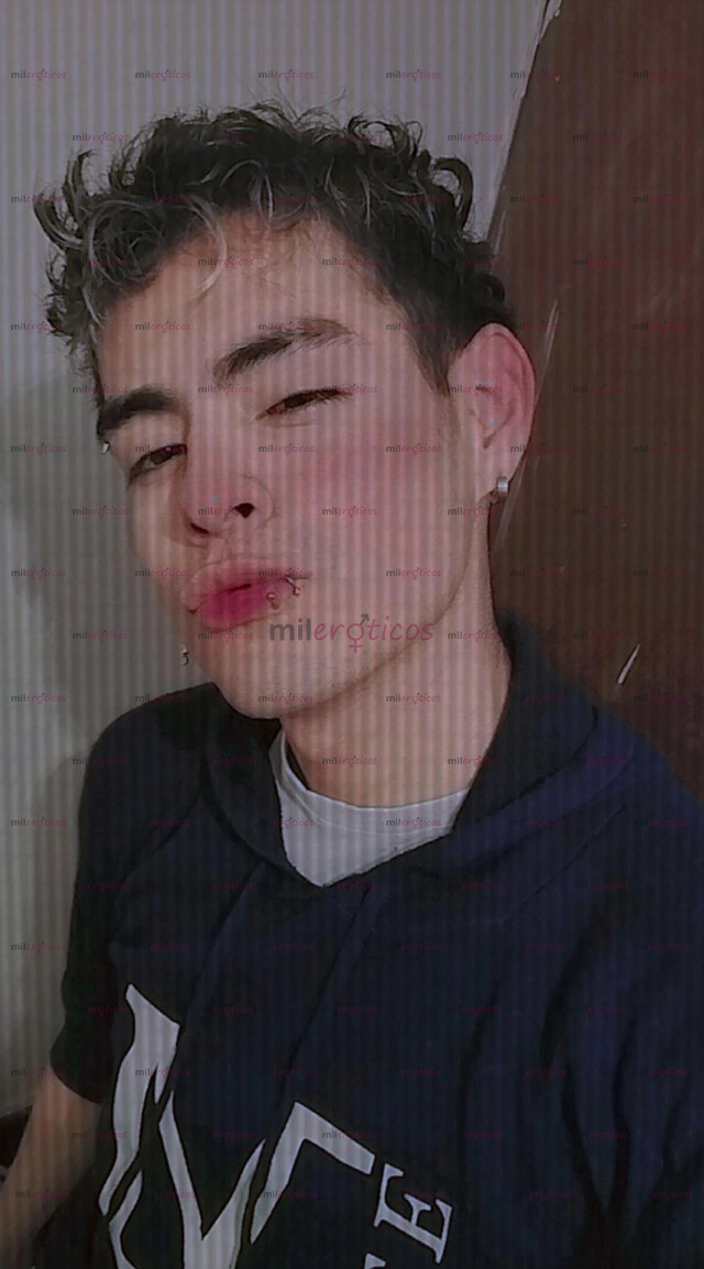 FOTOS DE ANGEL BON TWINK ABIERTO A NUEVAS EXPERIENCIAS Y A TODO TIPO DE FANTASÍAS