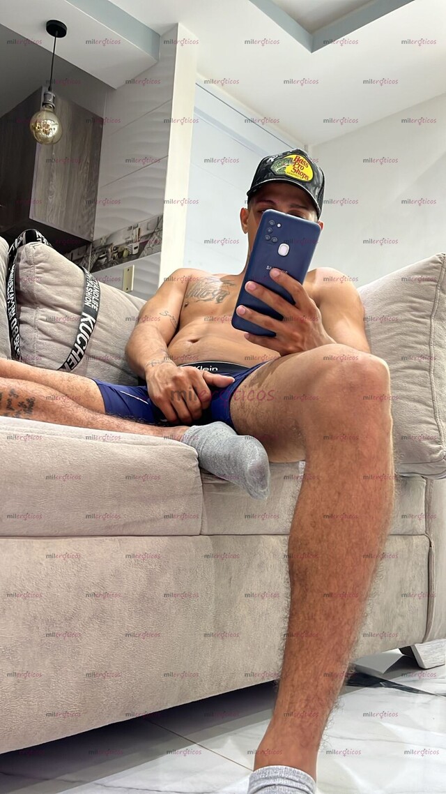 FOTOS DE CHICO VERGÓN OJOS CLAROS DISPUESTO A COMPLACER TUS FANTASIAS