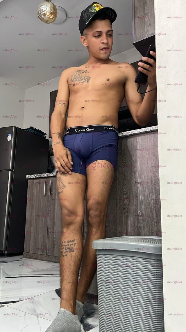 FOTOS DE CHICO VERGÓN OJOS CLAROS DISPUESTO A COMPLACER TUS FANTASIAS