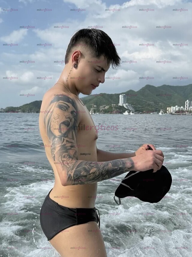 FOTOS DE CHICO SEXY DISPUESTO A LLENARTE DE MUCHO PLACER