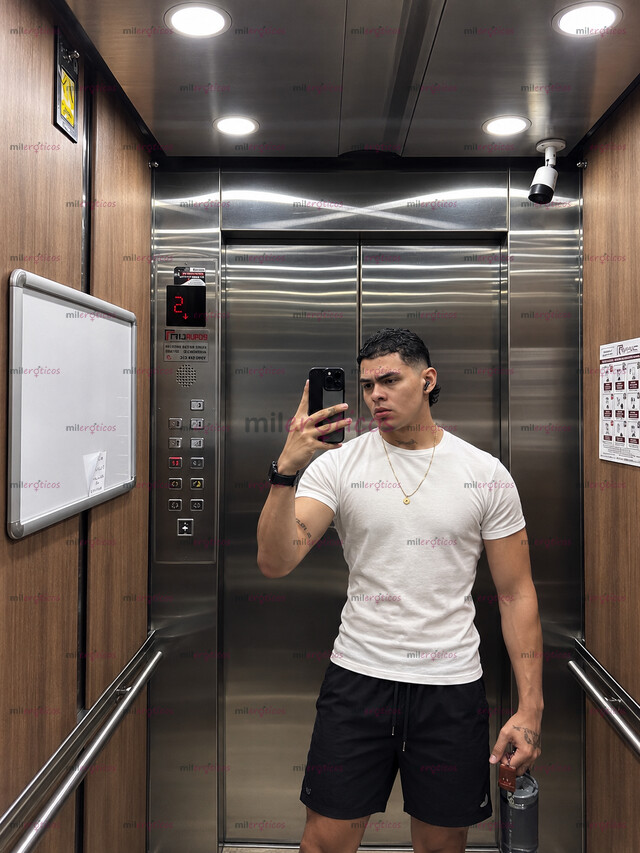 FOTOS DE PAISA MACHO ACTIVO, DISPUESTO A COMPLACERTE