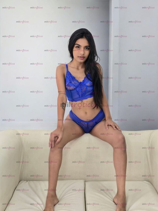 FOTOS DE FLACA DELICIOSA ESBELTA CUERPO RICO SENO REDONDOS COLA REDONDA