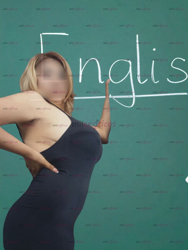 FOTOS DE ¿TE ATREVERIAS A TENER UNA AVENTURA EROTICA CON TU MAESTRA DE INGLES?