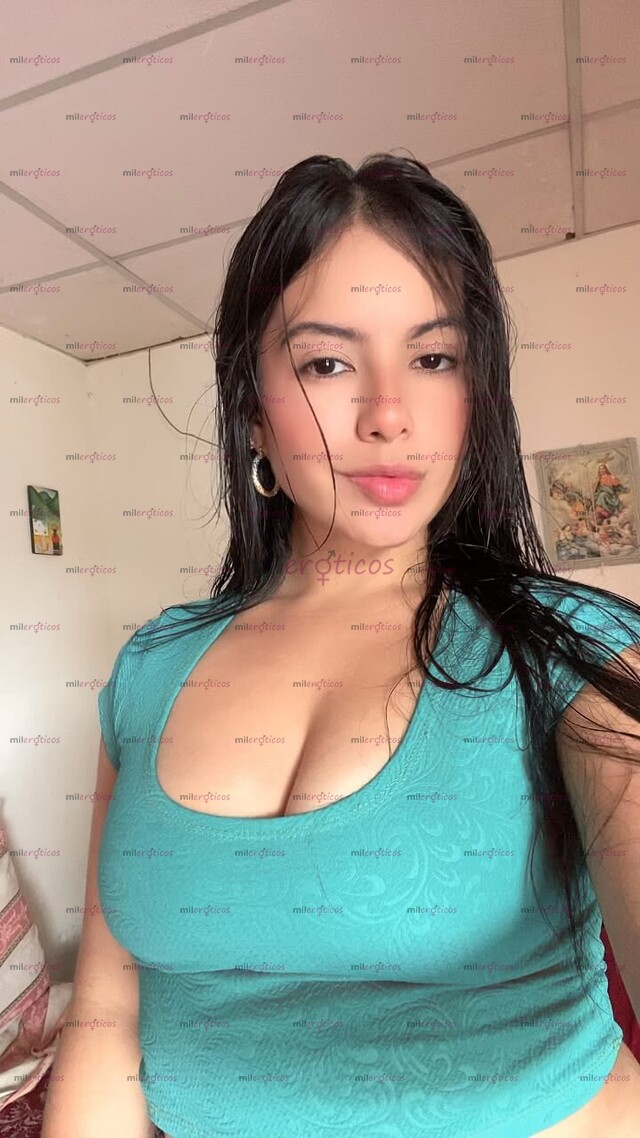 FOTOS DE MUJER FLACA Y DELGADA CON VAGINA ROSADA Y APRETADA