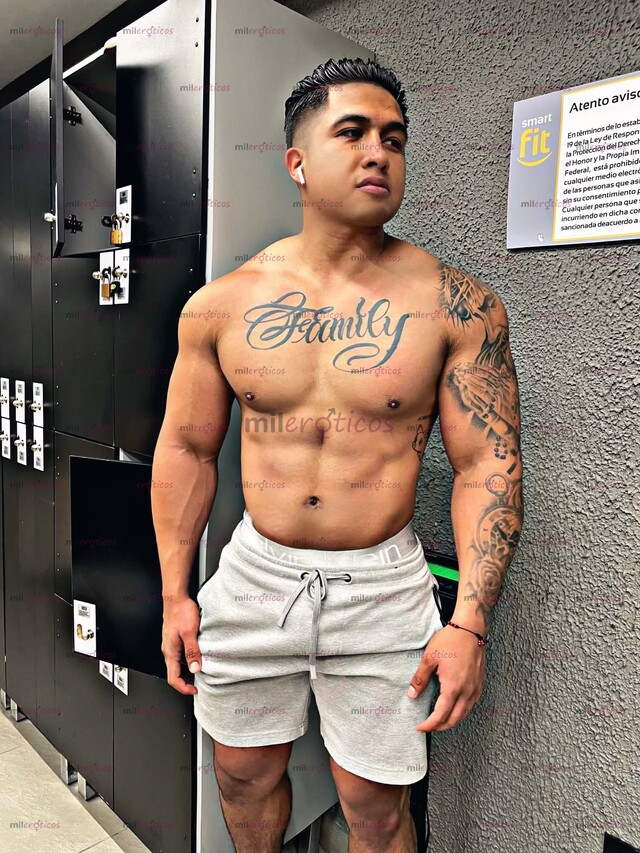 FOTOS DE MAXIMILIANO DE REGRESO !! MORENO SEXY Y GUAPO, DOTADO RICO LISTO PARA COMPLACERT