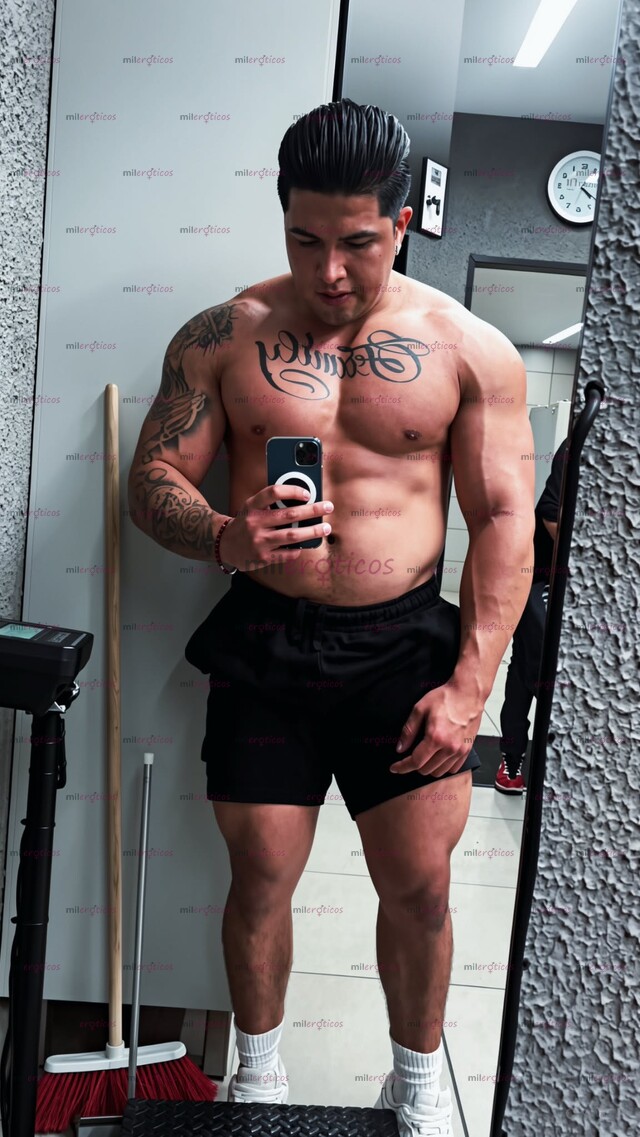 FOTOS DE MAXIMILIANO DE REGRESO !! MORENO SEXY Y GUAPO, DOTADO RICO LISTO PARA COMPLACERT