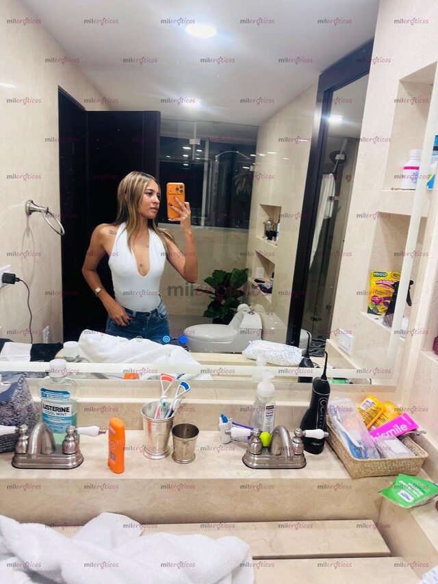 FOTOS DE CAROLINA FLACA EXÓTICA ARRECHA DE 18 AÑOS