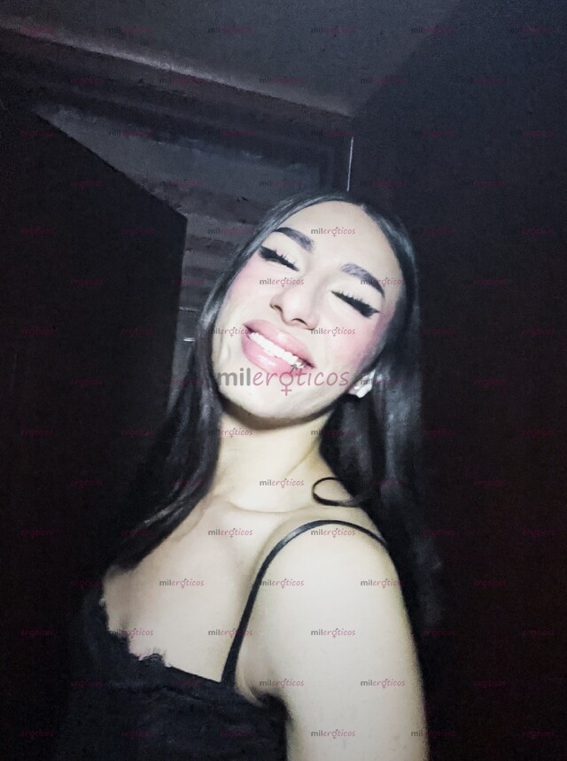 FOTOS DE CHICA TRANS VERSÁTIL, DE MENTE ABIERTA CON BUEN CUERPO