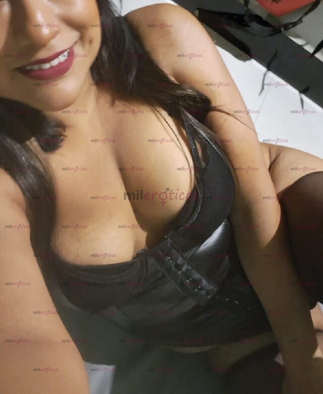 FOTOS DE HERMOSA MUJER, SEDUCTORA DISPUESTA A COMPLACERTE Y PASAR UN RICO MOMENTO.