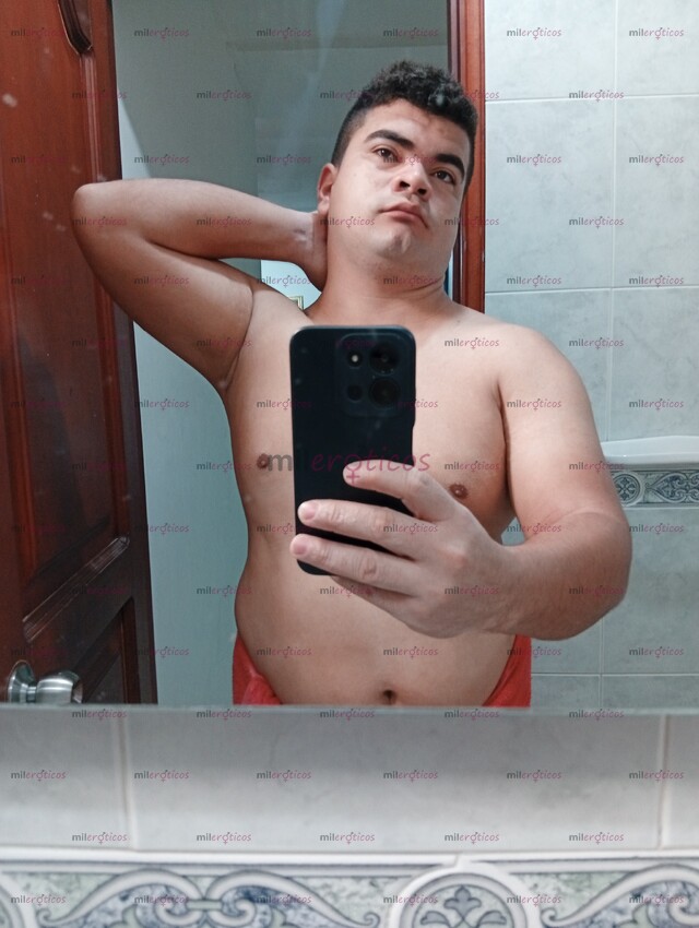 FOTOS DE POLLITO PRINCIPIANTE SOLO PASIVO CON BUENA COLA E HIGIENE