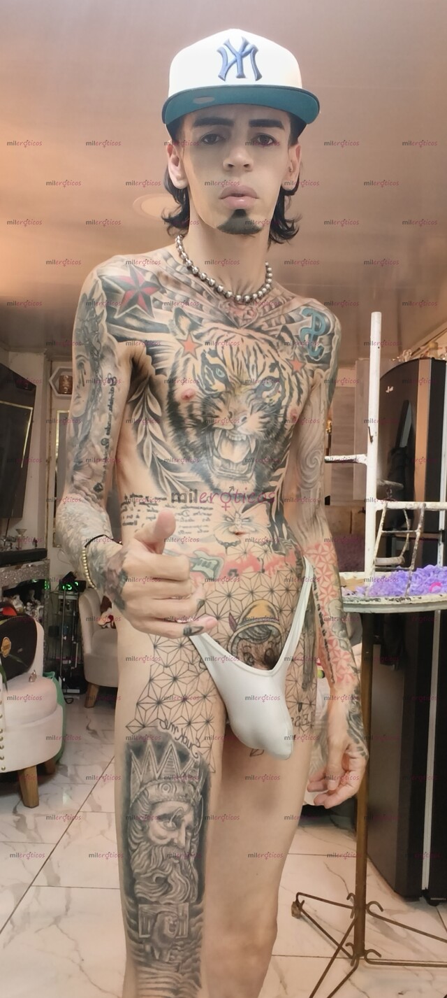FOTOS DE FLACO ACTIVO BLANCO TATUADO VERGON SERIO RESERVADO