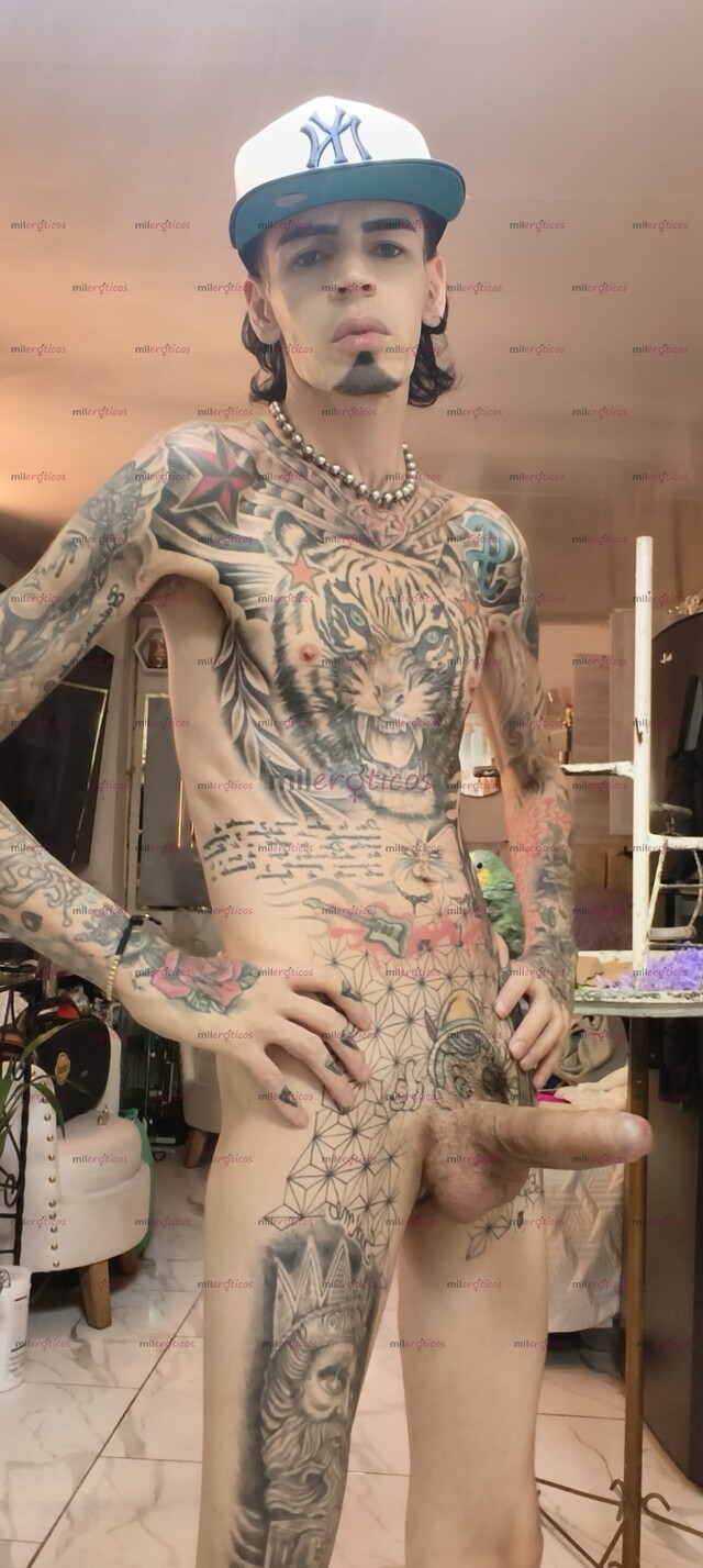 FOTOS DE FLACO ACTIVO BLANCO TATUADO VERGON SERIO RESERVADO