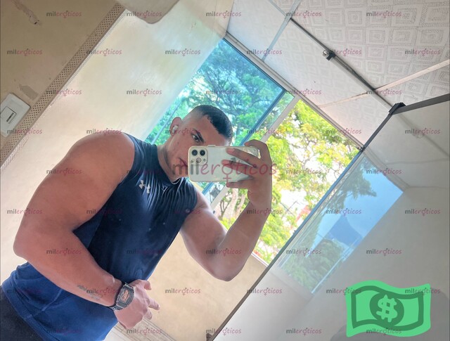 FOTOS DE HOMBRE MUSCULOSO MARCADO Y ATRACTIVO CON 21 CENTÍMETROS Y MUCHO SEMEN