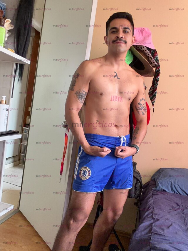 FOTOS DE MORENO, GUAPO, TATUADO, 1.80M Y VERSÁTIL