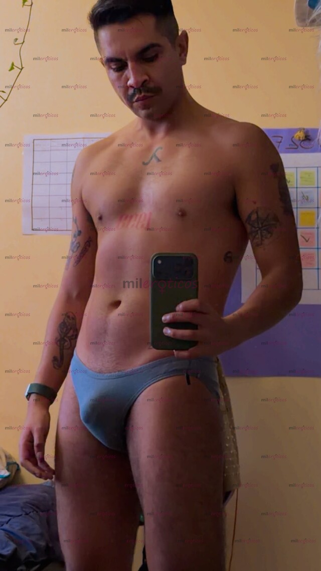 FOTOS DE MORENO, GUAPO, TATUADO, 1.80M Y VERSÁTIL