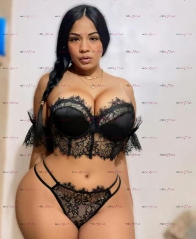 FOTOS DE NINFOMANA, PUTA Y BIEN CALIENTE, ME ABRO EL CULO Y JUEGO CON MIS ENORMES TETAS