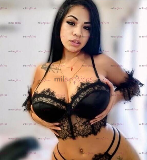 FOTOS DE NINFOMANA, PUTA Y BIEN CALIENTE, ME ABRO EL CULO Y JUEGO CON MIS ENORMES TETAS