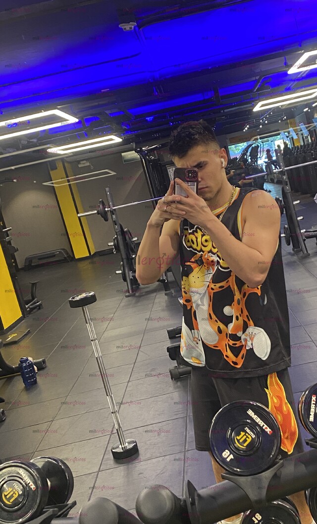 FOTOS DE JOVEN COLOMBIANO CUERPO CALISTENICO CULOTE Y TODOTODO XL