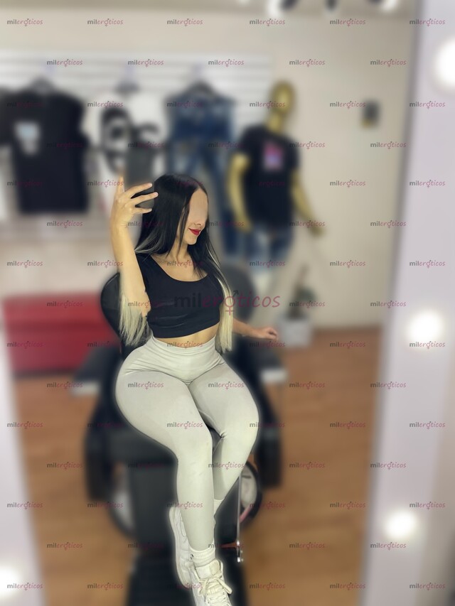 FOTOS DE APRETADITA Y UN CUERPO NATURAL MUY EXQUISITO TODO TUYO