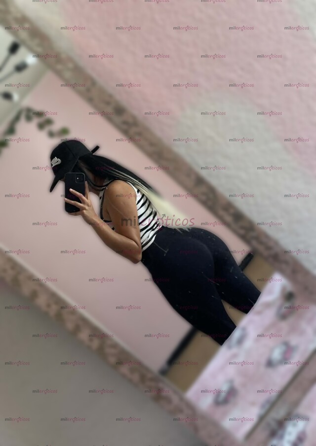 FOTOS DE APRETADITA Y UN CUERPO NATURAL MUY EXQUISITO TODO TUYO