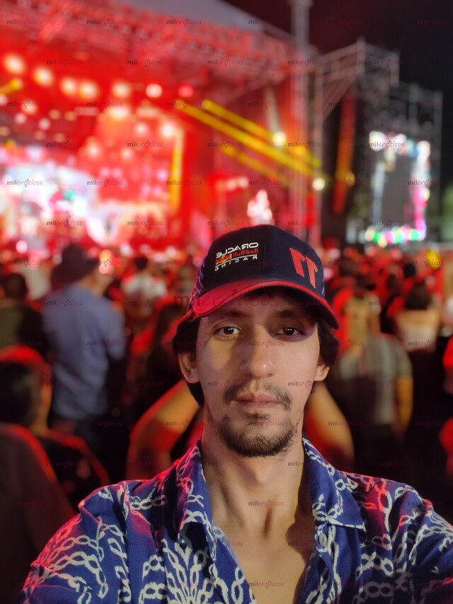 FOTOS DE HOMBRE ATRACTIVO PARA ATENCIÓN PERSONALIZADA