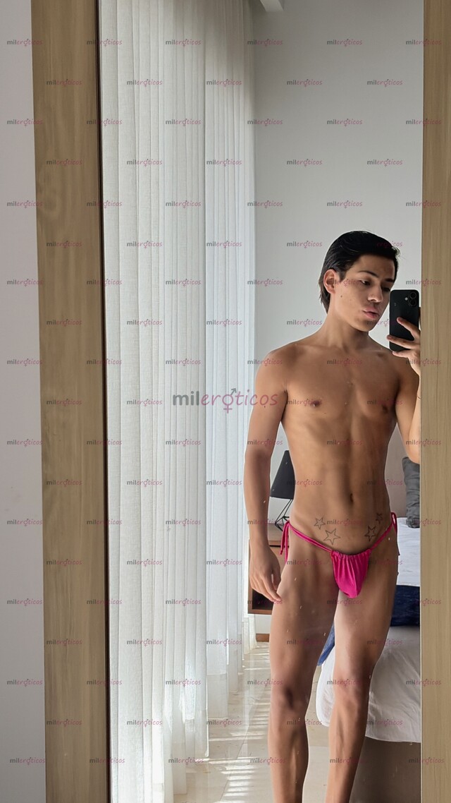 FOTOS DE NATHAN 21 AÑOS. CHICO CALIENTE LISTO PARA COMPLACERTE