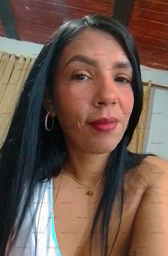 FOTOS DE TÚ RICA MORENA SEXY CON RICAS CURVAS UNOS MOVIMIENTOS DE INFARTO