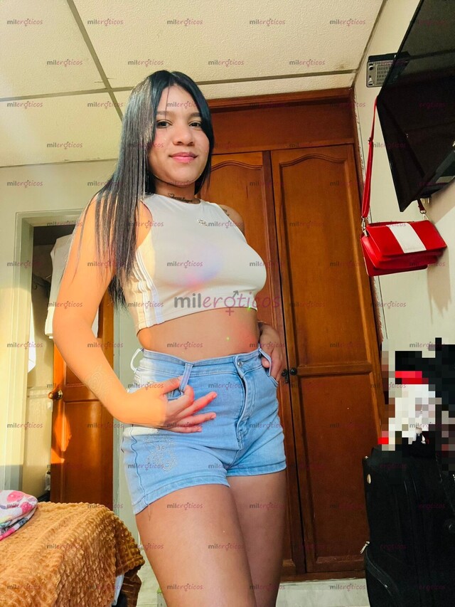 FOTOS DE CHICA TRIGUEÑA CALIENTE VALENTINA 20 AÑOS LLEGANDO A LA CIUDAD DE MEDELLIN