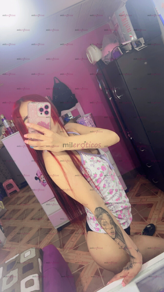 FOTOS DE FLACA PELIROJA, TATUADA, ESTRECHITA Y MUY COMPLACIENTE
