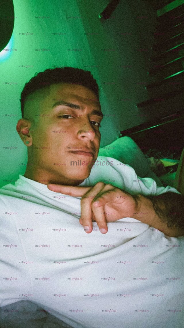FOTOS DE JOVEN VERSATIL ACTIVO, SERIO, RESERVADO Y DISCREO, MASCULINIDAD AL 100%