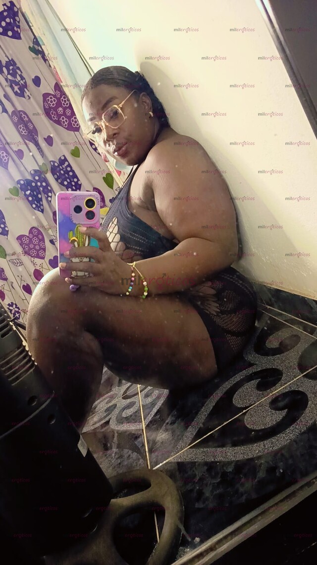 FOTOS DE DELICIOSA GORDITA DE TETAS Y CULO GRANDE EN BUSCA DE LECHE