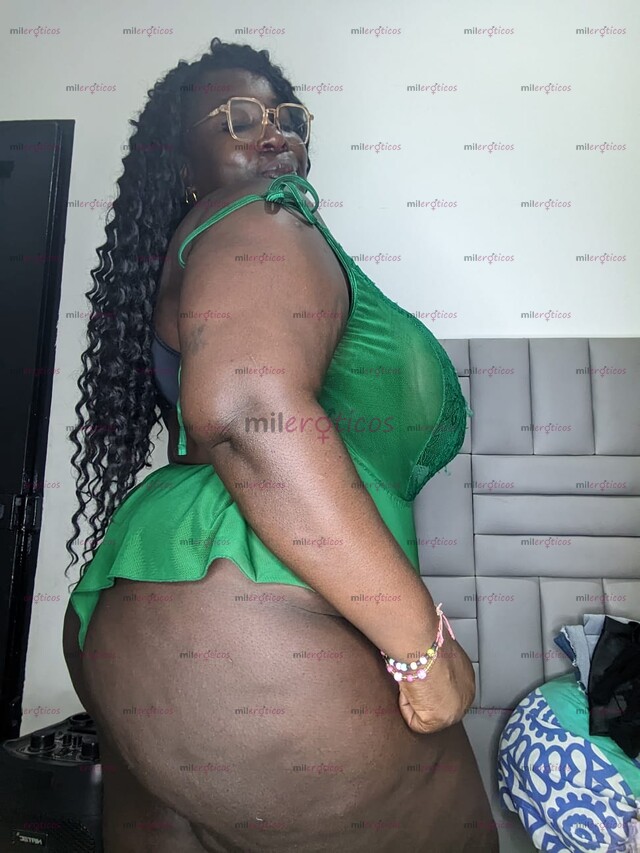 FOTOS DE DELICIOSA GORDITA DE TETAS Y CULO GRANDE EN BUSCA DE LECHE
