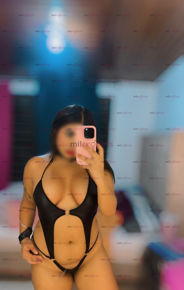 FOTOS DE VALERIA MORENA Y BIEN TENTADORA ESTRECHITA