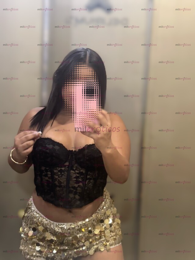 FOTOS DE VALERIA MORENA Y BIEN TENTADORA ESTRECHITA