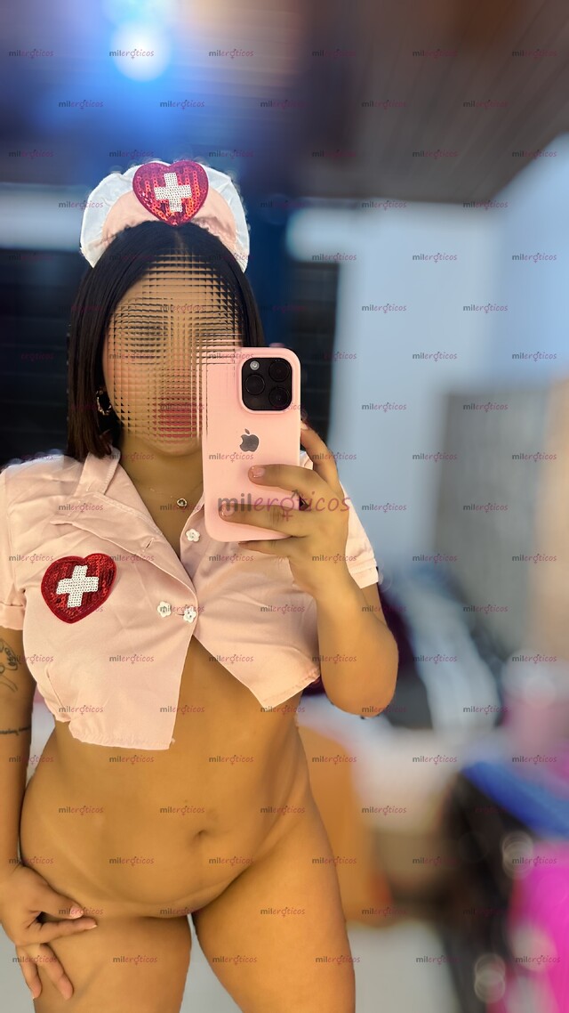 FOTOS DE VALERIA MORENA Y BIEN TENTADORA ESTRECHITA