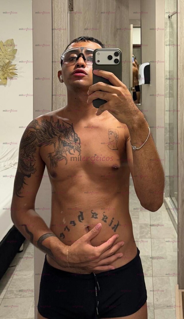 FOTOS DE PAISA BISEXUAL ALTO 1,83 TATUADO, MORENO, ASEADO, CARIÑOSO